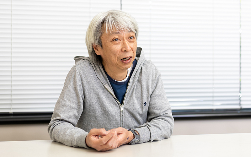 磯上 貞雄 氏