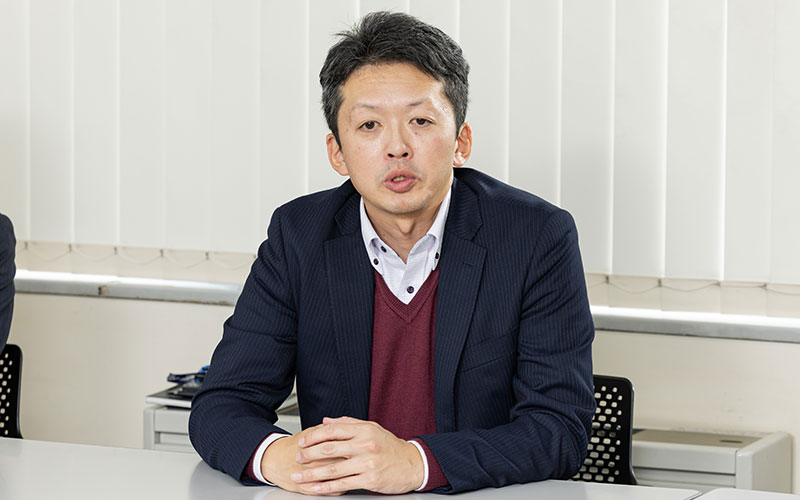 八鍬（やくわ） 史典氏