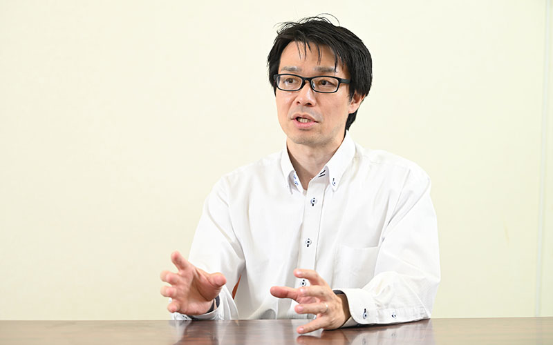 阿久津 貴文氏