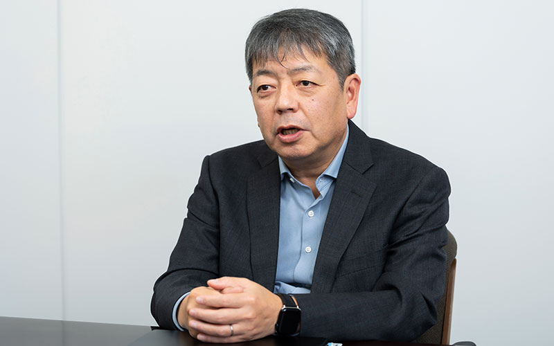 新谷 泰久氏